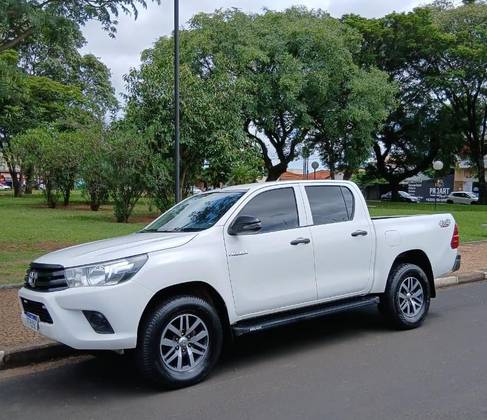 TOYOTA HILUX 2.8 POWER PACK 4X4 CD 16V DIESEL 4P MANUAL TOYOTA HILUX 2.8 POWER PACK 4X4 CD 16V DIESEL 4P MANUAL
